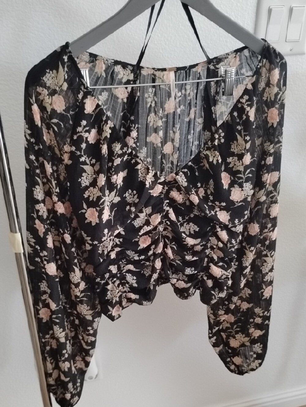 Free People Black Blush Floral Ruched Long-Sleeve Crop Top - Picture 12 of 12